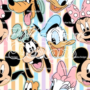 以下が含まれることがあります： ミッキーマウス、ミニーマウス、ドナルドダック、グーフィーなどの漫画のキャラクターの顔が特徴のカラフルなパターン。パステルカラーのストライプの背景と「HHarlow Designs」の文字がデザインされています。