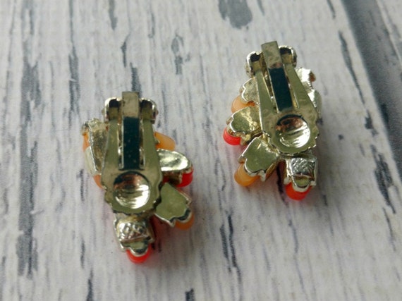 Vintage Orange Jewelry Set - Necklace Clip Earrin… - image 9