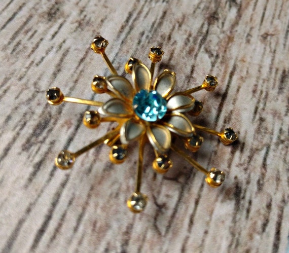 Vintage Rhinestone Flower Pin - Aqua Rhinestone B… - image 1