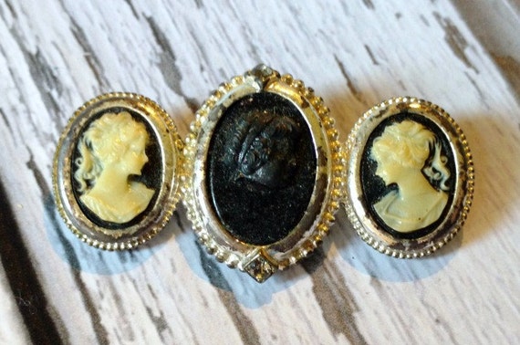 Vintage Triple Cameo Pin - Black and White Cameo … - image 5