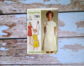 Vintage Sewing Pattern - Simplicity 7383 - Vintage Dress Pattern - Short Dress - Summer Dress - Size Small 31 Bust - 1960s Sewing