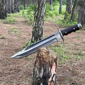 Pommel Rambo Stil handgeschmiedetes Messer | Jagdschwert | Altägyptisches Khopesh-Schwert | 17-Zoll-Klinge aus Kohlenstoffstahl | Lederscheide