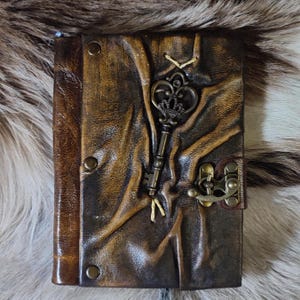 Journal en cuir fait main, design personnalisé, infusion d'énergie Reiki, couverture de carte vintage, 180 pages, journal intime verrouillable, carnet spirituel personnalisé