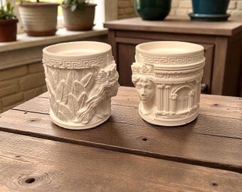 Jarrón con relieve grecorromano / Decoración clásica de hormigón para el hogar / Portalápices, organizador de brochas de maquillaje, mini maceta, portavelas