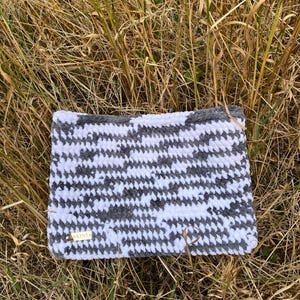Crochet laptop sleeve 13-14 inches