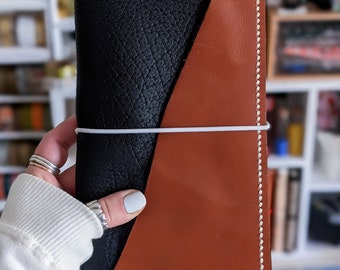 Regular Espresso & Caramel IronbarkJournals Leather Cover Travelersnotebook Planner with Three Pockets Hand-stitched Journal Notebook Cover