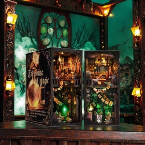 Book Nook “The House of Magic” – 魔法学校のDIYジオラマ（LEDライト付き）