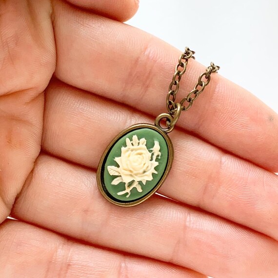 Rose Cameo Necklace Green Irish Rose 