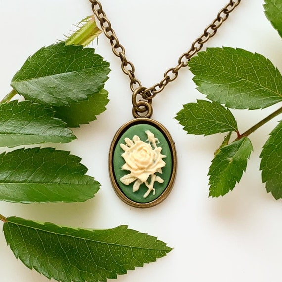 Rose Cameo Necklace Green Irish Rose 