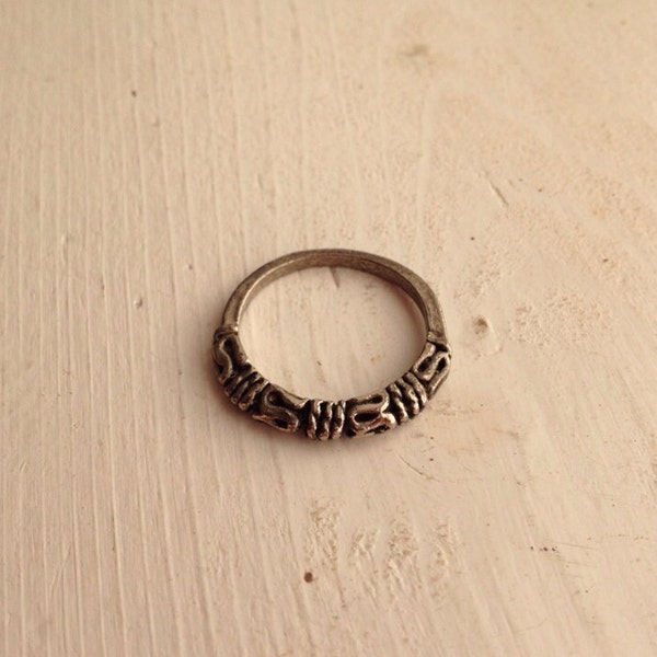 Vintage Ring / Silver and Black Size 8 1/2 8.5