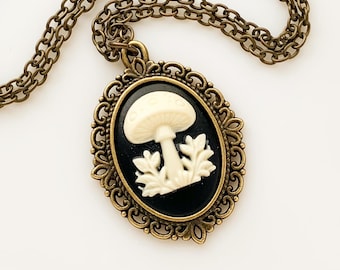 Pilz Cameo Halskette