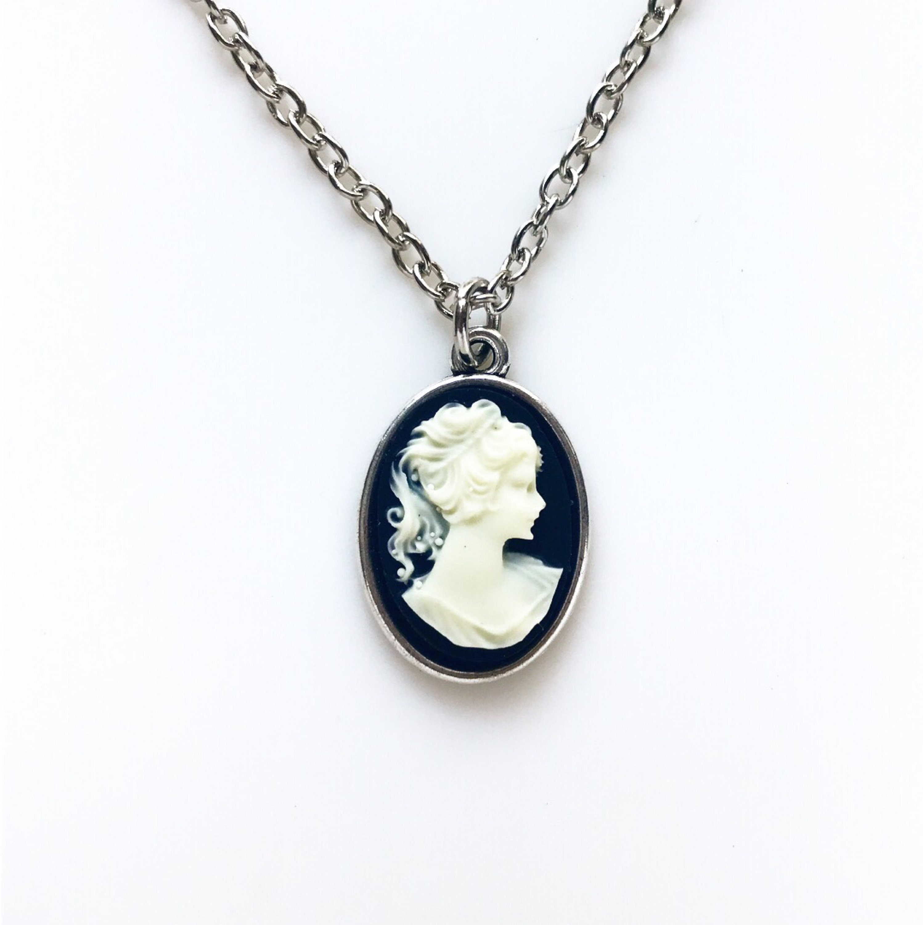 Silver cameo necklace deals