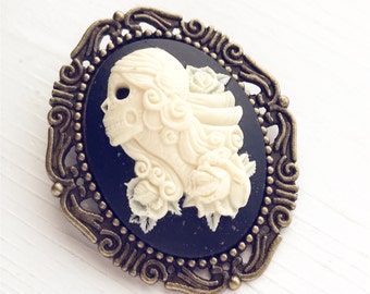 Skull Cameo Brooch Pirate Hat Pin Pirate Costume Day of the Dead