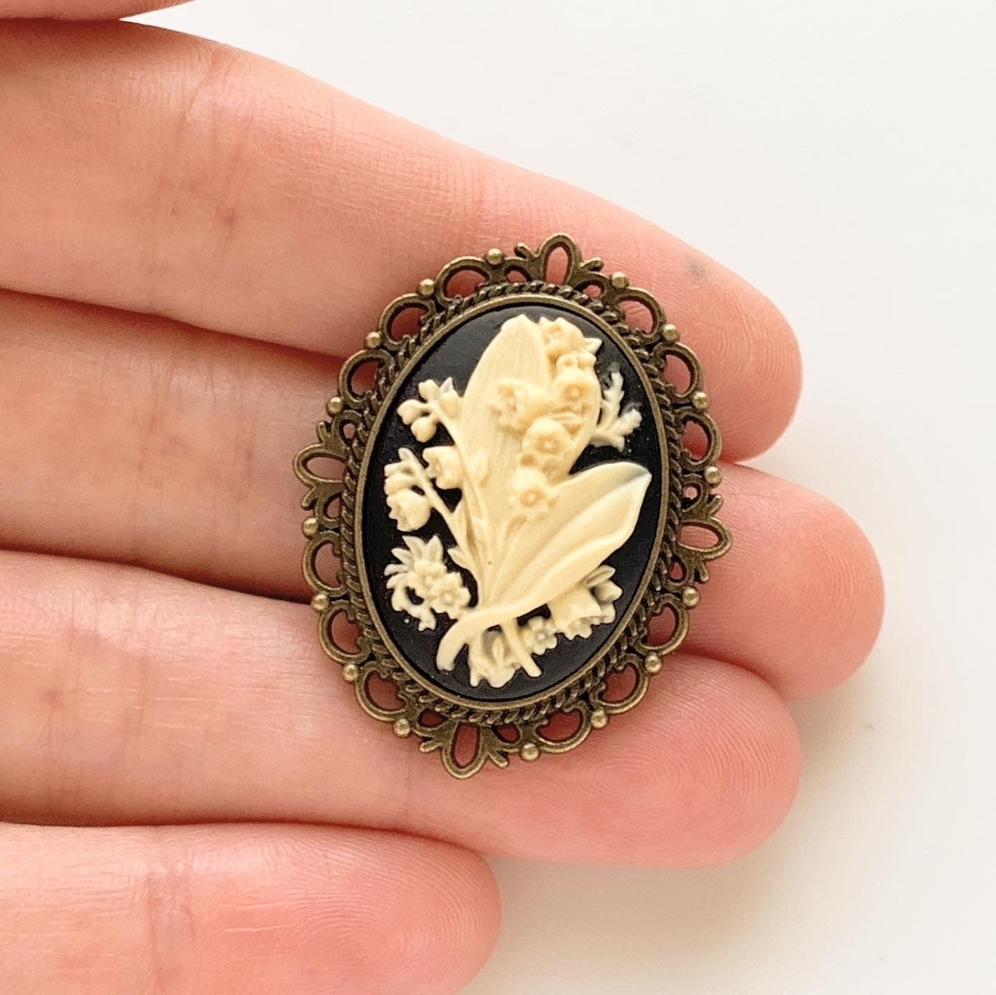 スズランカメオブローチ 花柄カメオジュエリー - Etsy 日本