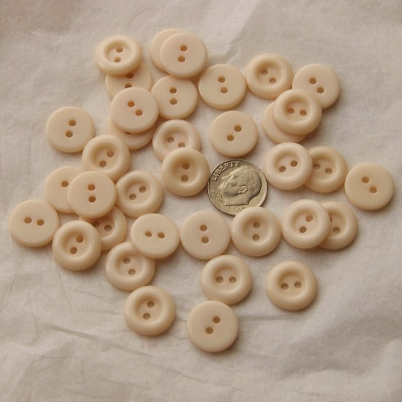 Tan Cream Buttons 35 Buttons AD 148 916 2 hole sew through Shirt Buttons