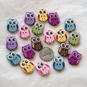 10, 20 Owl Wood Buttons, 7/8&quot;,  2 hole  (WD 2)