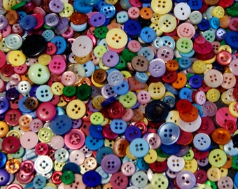 100 Small Button Mix Rainbow color mix, assorted small sizes, Art, Crafting, Jewelry, Sewing  (591a)