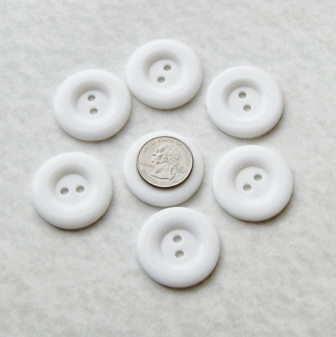 Wide Rim Natural Button 7 White Buttons 1 3/8