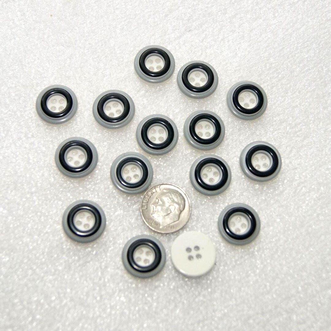 15 Buttons Black White, 9/16