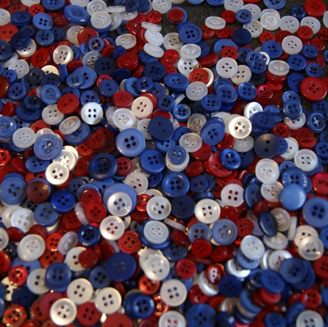500 Small Button Mix, Red White Blue Mix Assorted Sizes, Sewing ...