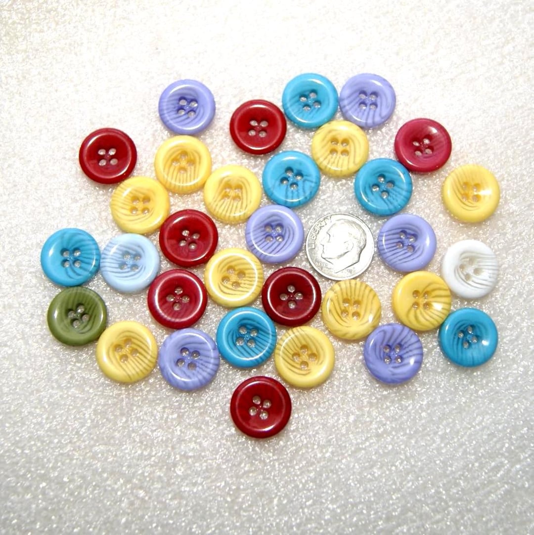 30 Buttons, 5/8
