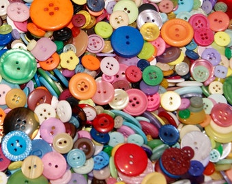 100 Button Rainbow Mix, All Colors, Assorted sizes, Sewing, Crafting, Jewelry, Collect (593)