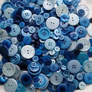100 Blue Buttons, Blue mix, Blue Berry Mix, Royal Blue, Dark Blue, Sky Blue, Powder Blue, Navy Blue, Sewing, Crafting Jewelry Collect  (581)