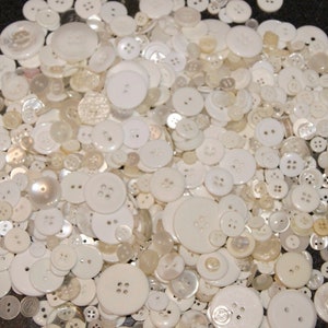 100 White Button Mix, Assorted sizes Shades of White, Off White, Sewing Crafting Jewelry (1283)