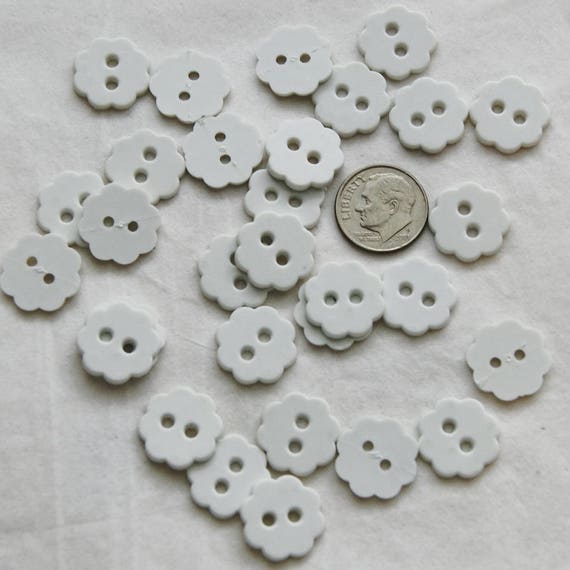 3/8 White Flower Buttons