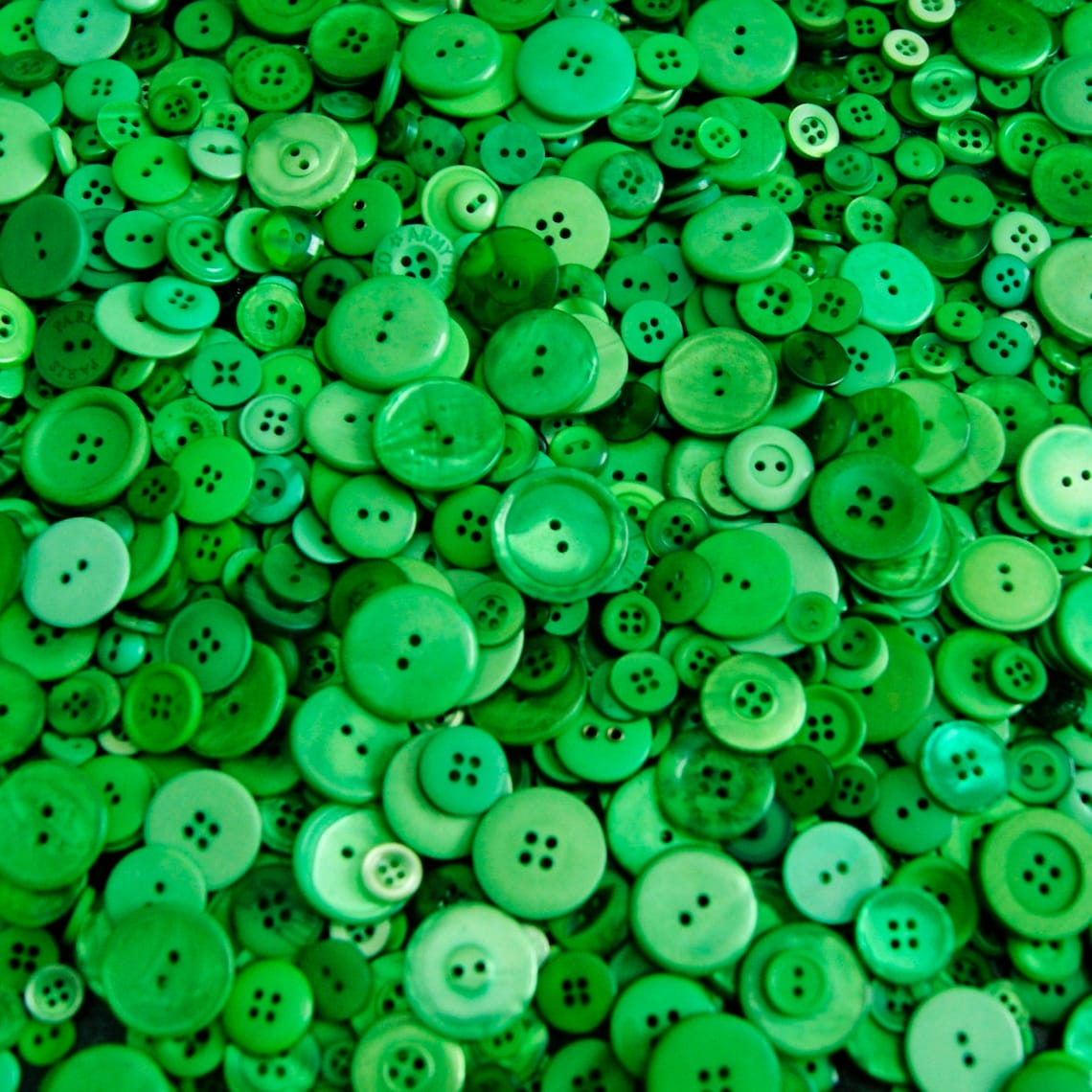 50 Green Buttons Green Assorted Butons assorted sizes Grab Etsy