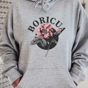 Sudadera con capucha boricua, camiseta boricua, camisa de Puerto Rico, camiseta puertorriqueña, refranes puertorriqueños, top boricua, camiseta bilingüe
