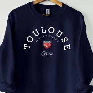 Toulouse sweatshirt, Toulouse France Shirt, France Souvenir, Toulouse gift, Toulouse fan, Travel To France Shirt, Gift For Toulouse