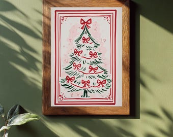 Puede incluir: Ilustración enmarcada de un árbol de Navidad. La obra presenta un árbol verde adornado con lazos rojos y un borde rojo. El marco es de madera marrón claro y el fondo es rosa pálido.