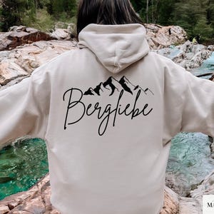 Bergliebe Shirt, Hoodie & Sweatshirt – minimalistisches Berge Geschenk Bergliebhaber, Wander Shirt Damen Herren Naturfreunde Wanderurlaub image 1