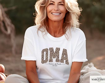Oma T-Shirt personalisiert mit Namen, Leo Print Oma Pulli & Sweatshirt mit EST Jahr, Leopard Oma Geschenk zur Geburt, Weihnachtsgeschenk Oma