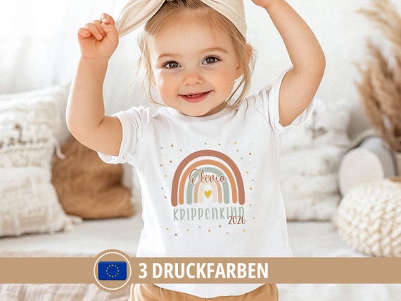 Personalisiertes Krippenkind T-Shirt mit Name & Wunschmotiv, Kinderkrippe Shirt, Geschenk Kita Start Eingewöhnung, Krippenstart 2026