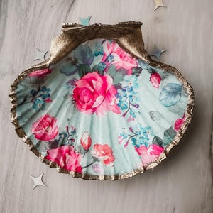 Handcrafted Floral Seashell Jewelry Dish – Decoupage Shell Trinket Dish with Gold Trim