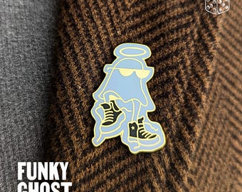 Funky Ghost Enamel Pin – Indie Streetwear with Sneakers