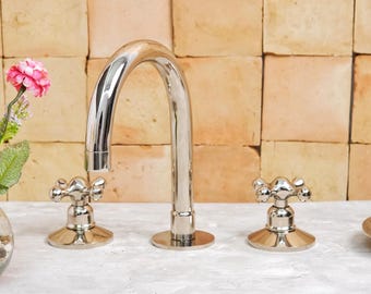 Badezimmerhahn aus poliertem Messing: 3-Loch Deck Mount Vanity Sink
