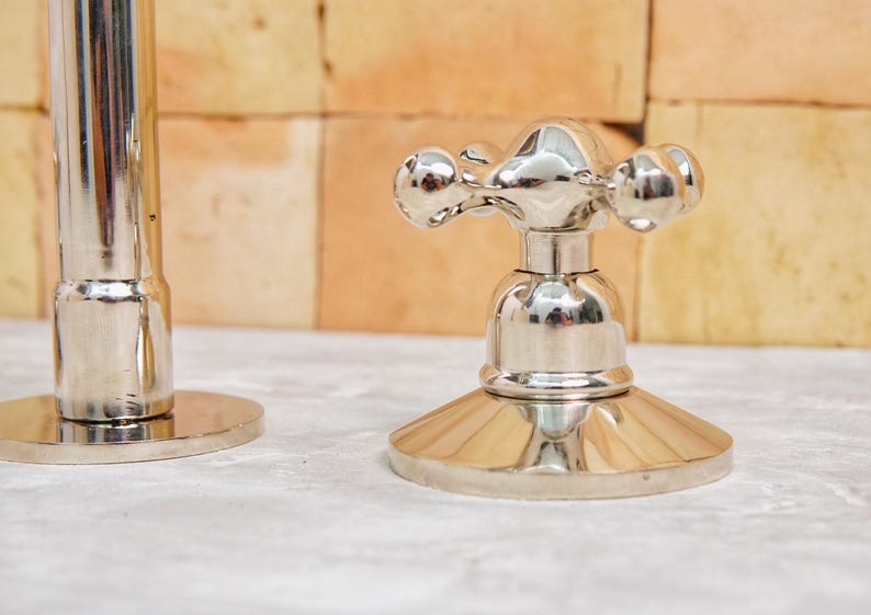 Polished Brass Bathroom Faucet: 3-Hole Deck Mount Vanity Sink image 5