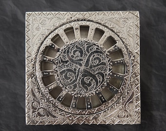 Artisan-gravierte quadratische Messing Bodenablauf - polierte Nickel-Finish