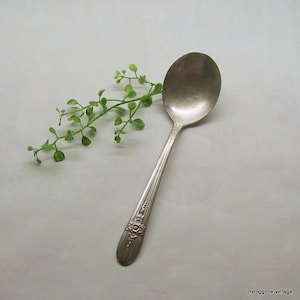 Wm Rogers &quot;Triumph&quot; 1941 Round Bowl Soup Spoon, International Silver Silverplate Gumbo Spoon