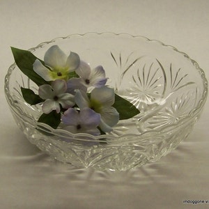 Vintage Anchor Hocking Glass Bowl &#39;Medallion Clear&#39; Star and Cameo 8&quot; Serving Bowl, Salad Bowl, Vegetable Bowl, Holiday Serving Bowl
