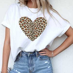 Leopard Heart Shirt, Animal Print Love T-Shirt, Valentine’s Day Shirt, Cute Leopard Print Tee, Trendy Graphic Shirt, Unisex Love Tee