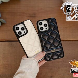 Telefoonhoesje met monogramletter | Gewatteerde leren hoes | Telefoonhoesje met pufferdesign | Cadeau-idee initialen | Trendy technisch accessoire