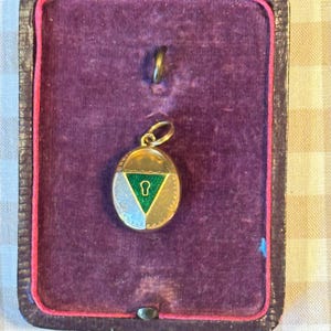 Vintage 10k Yellow Gold Enamel Locket with Lock Design Pendant Charm