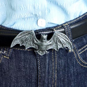 Gothic Bat Belt Buckle: Vintage Style 3D Winged Design, Handmade Zinc Alloy