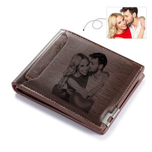 Personalisierte Hochzeitstasche für Bräutigam | Fotoeinlage Geschenk mit Kartenfächern | Ein einzigartiges Geschenk für Ihn, eine Brieftasche aus Leder mit Gravur für Paare