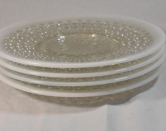 Vintage Anchor Hocking Hobnail Moonstone, lot de 4 petites assiettes de 6 po.