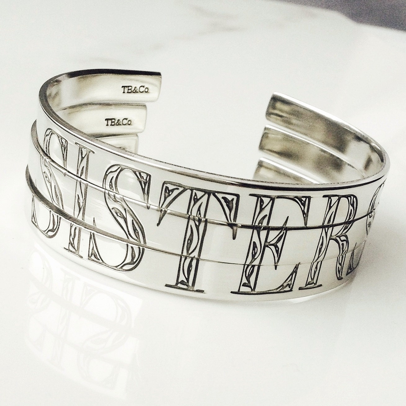 Sisters Bracelets . Personalized Sisters Jewelry . Sisters Set of 2, 3 or 4 Bracelets . Gift for Sister . Engraved Bracelet . Group Gift